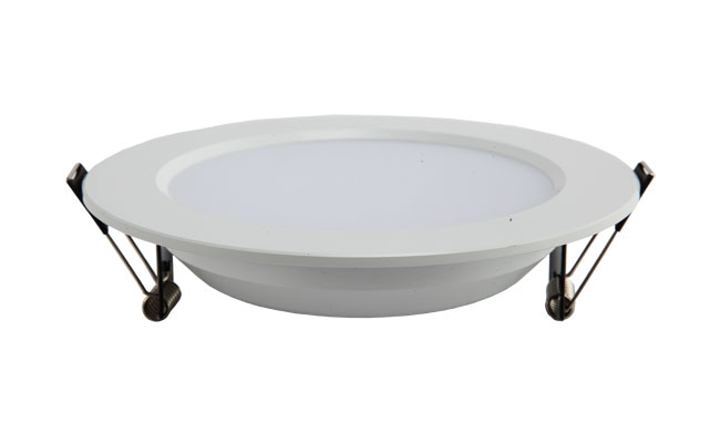 華輝照明LED筒燈驅(qū)動(dòng)為恒流隔離外置驅(qū)動(dòng)，便于安裝維護(hù)，與光源板實(shí)現(xiàn)完美匹配。